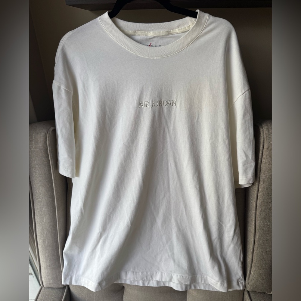 White Air Jordan Tshirt Men’s XL